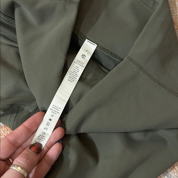 Lululemon Wunder Train High-Rise Tight 28" Army Green W5DJ0S size 6 - Picture 8 of 9